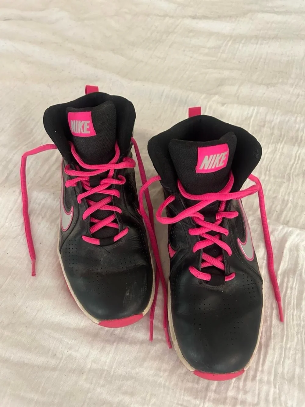 Nike Women's Black Athletic Shoes with Pink Accents